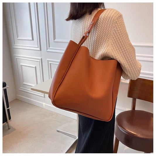 1 Pc Minimalist Retro Plain Soft Surface PU Bucket Bag - Brown
