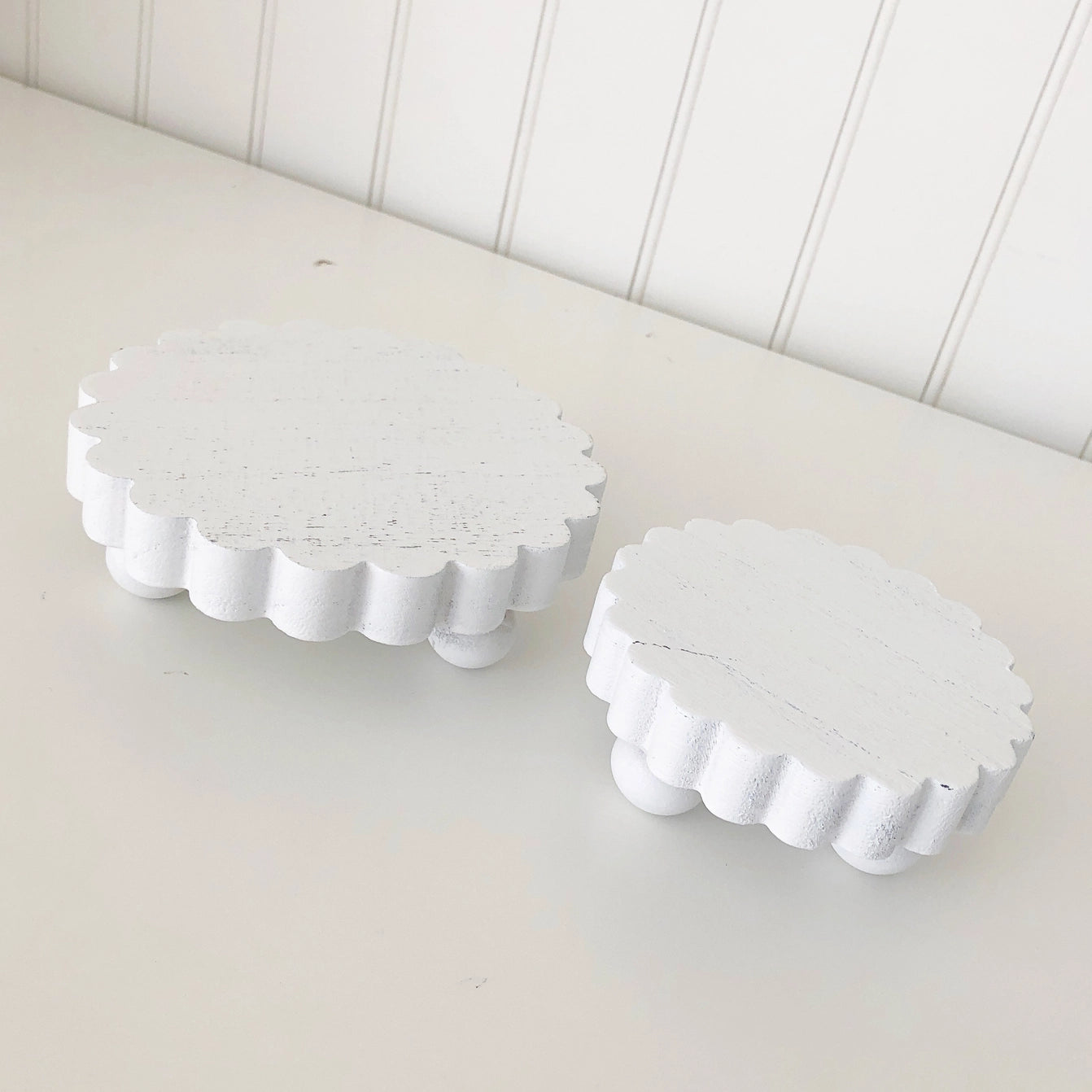 Mini Scalloped Risers (Set of 2) - White